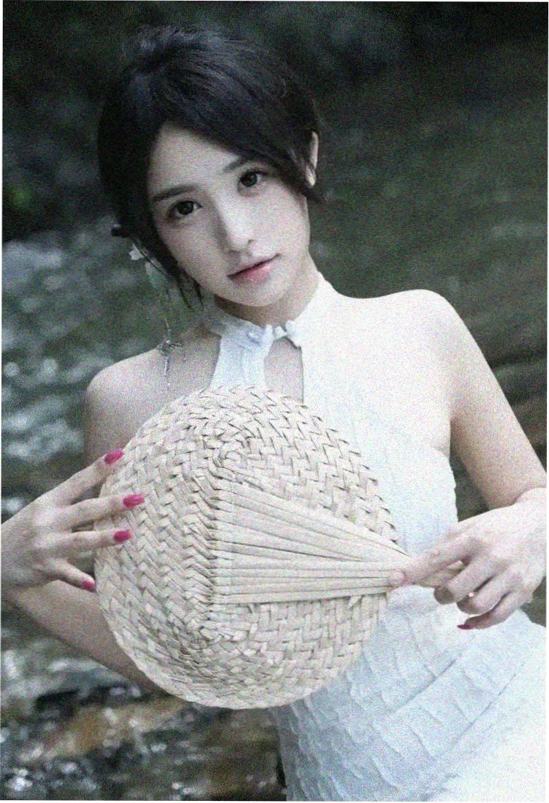 国产精品剧集《长江东去》海报